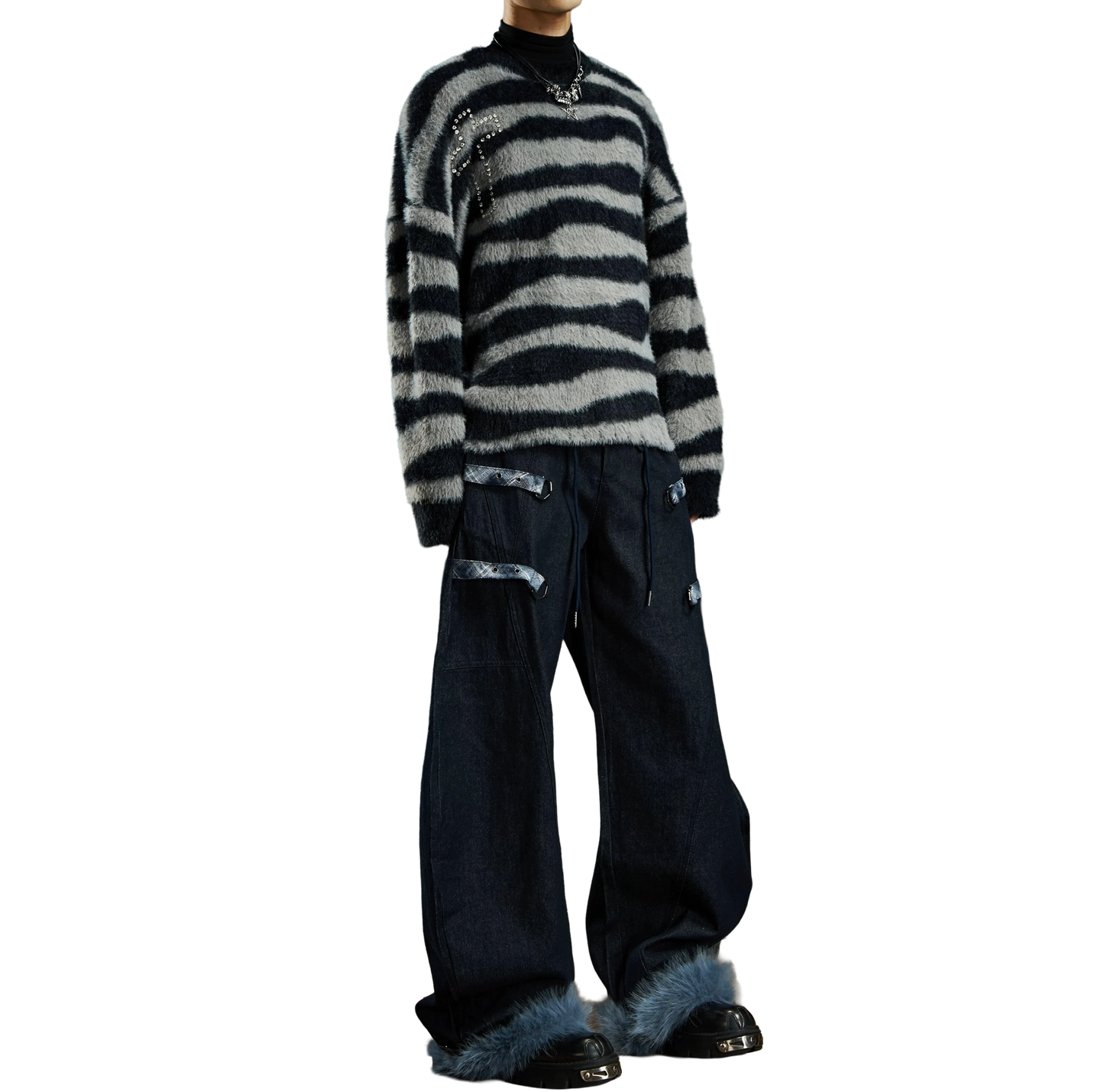 1101 CROSS SWEATER