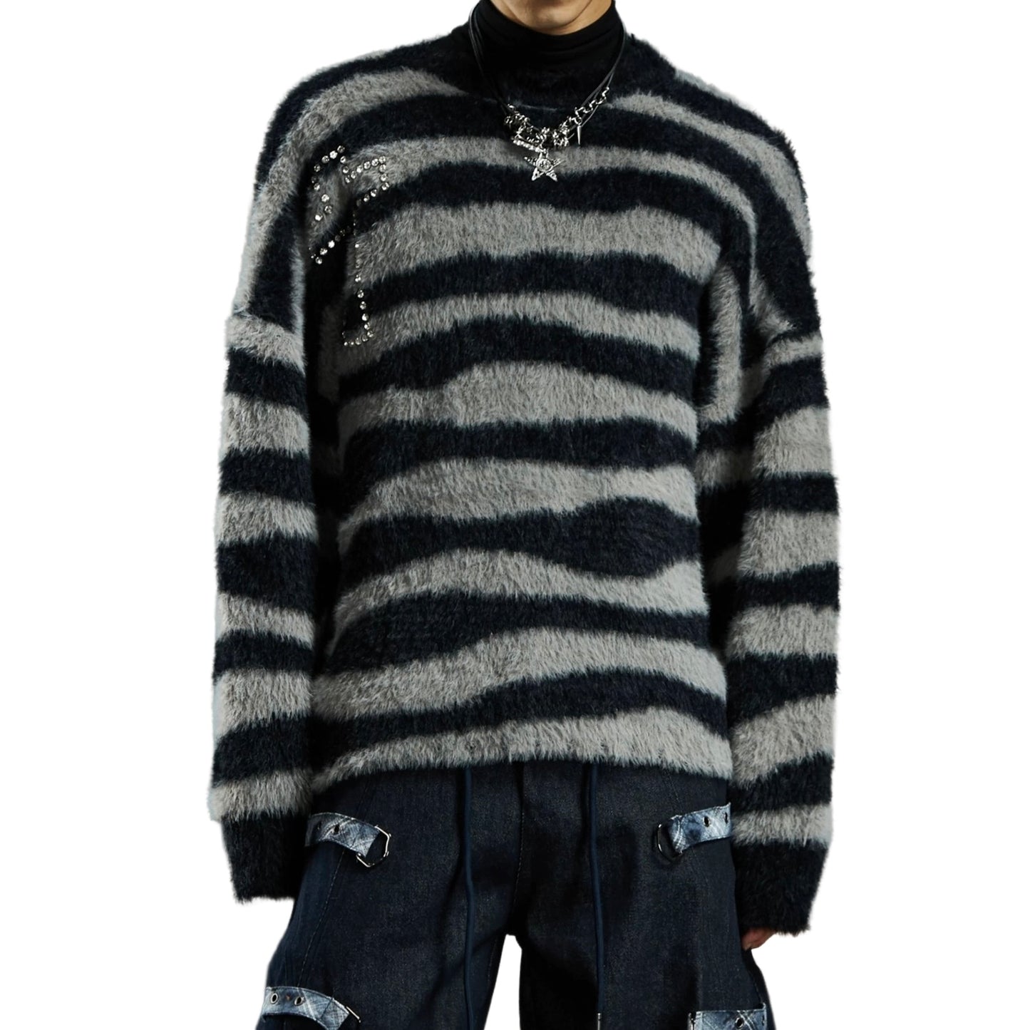 1101 CROSS SWEATER