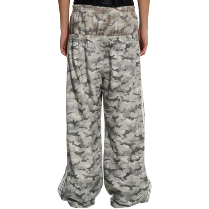 1145 CAMO SWEATS